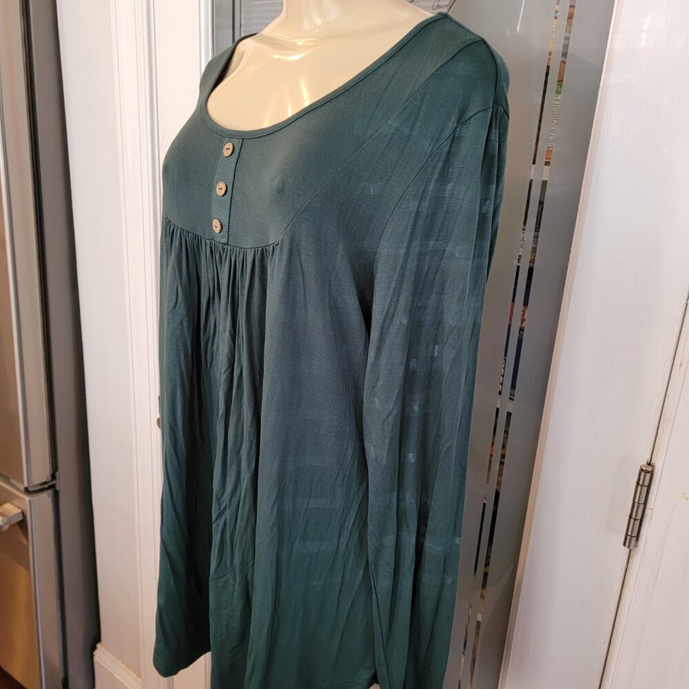 Green Mock Henley Long Sleeve Round Neckline Baby Doll Blouse - Picture 10 of 11